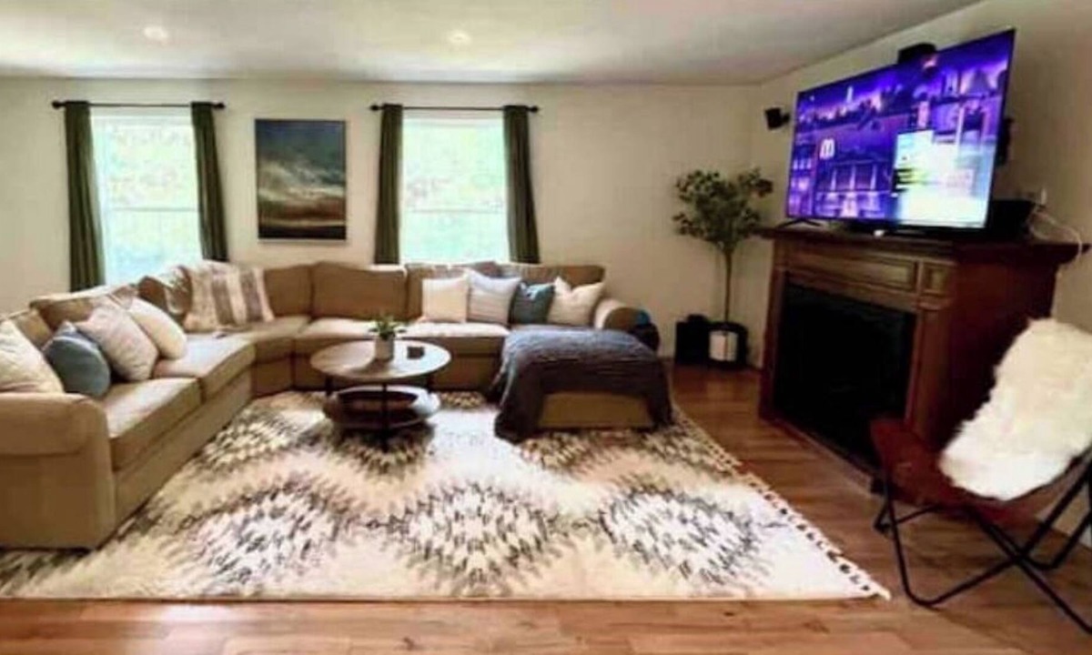 Moultonborough House | Winnipesaukee Beach Access Home with hot tub