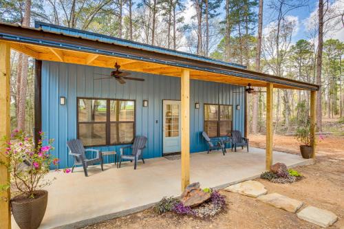 Winnsboro House | Winnsboro Barndominium w/Fire Pit & Large Deck!