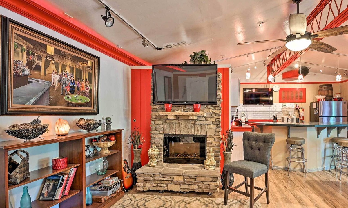 Winston - Salem Apartment | Winston-Salem Studio w/ Deck ~ 5 Mi to Dtwn!