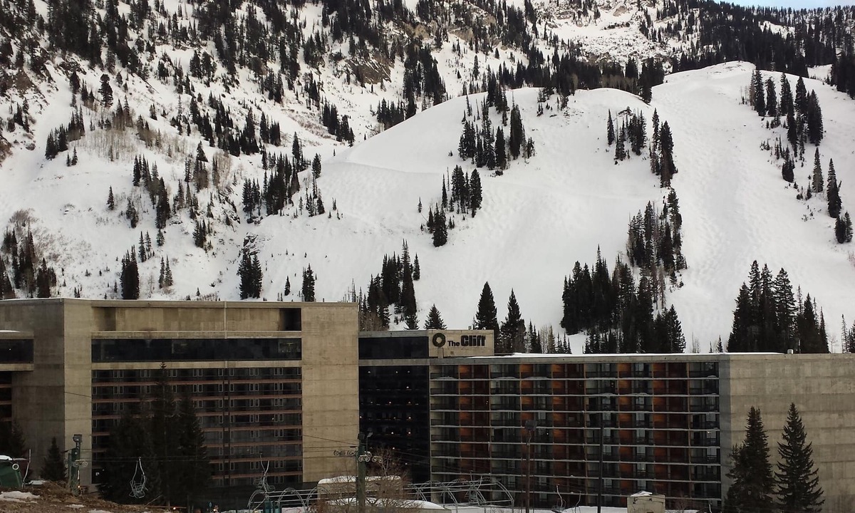 Salt Lake Mountain Resorts Condo | Winter 2027 @ Snowbird! Cliff Club Crest Unit Fri 3/5-Fri 3/12 - Sleeps 10