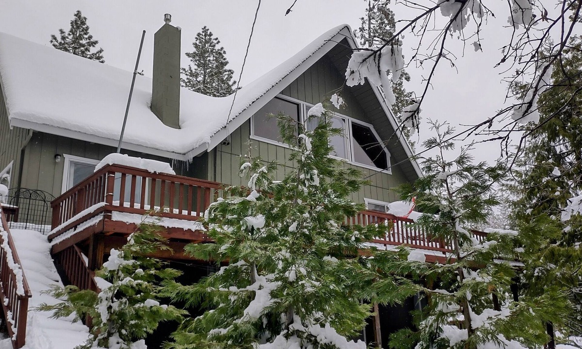 Arnold House | Winter Fun Cabin in Arnold