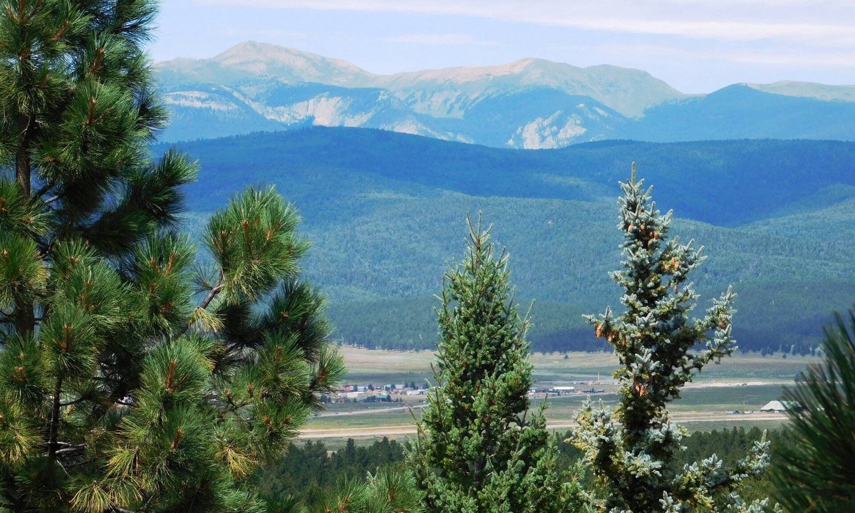 Angel Fire House | WINTER is beautiful in the mountains-make your reservation now!