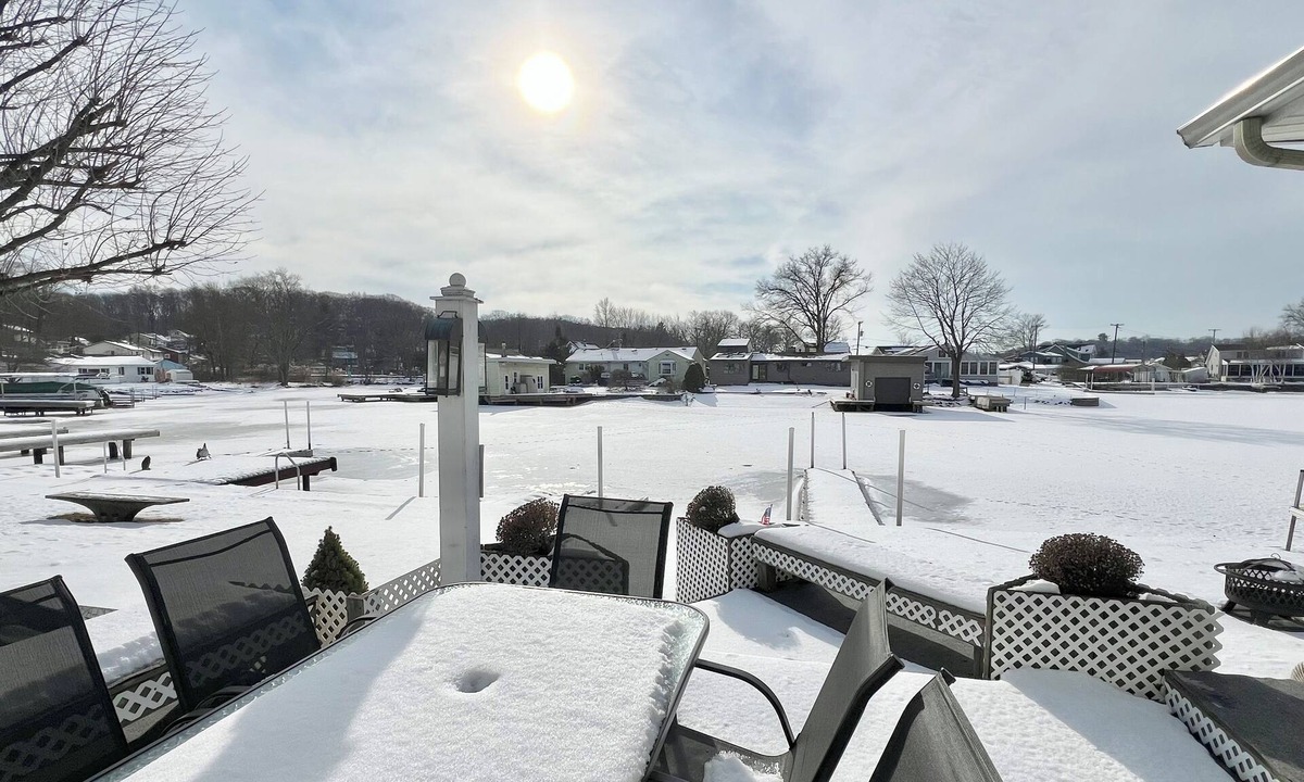 Lake Hopatcong House | Winter Oasis! Updated Waterfront. Dog friendly. Private cove