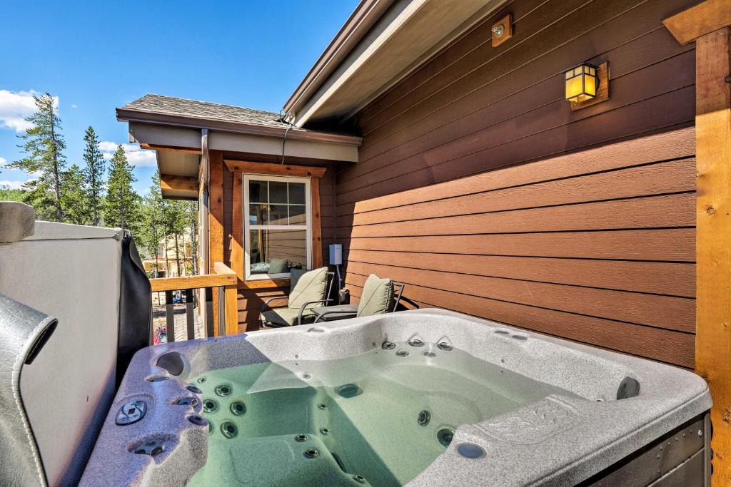 Fraser House | Winter Park Retreat: Mtn Views & Pool Access!