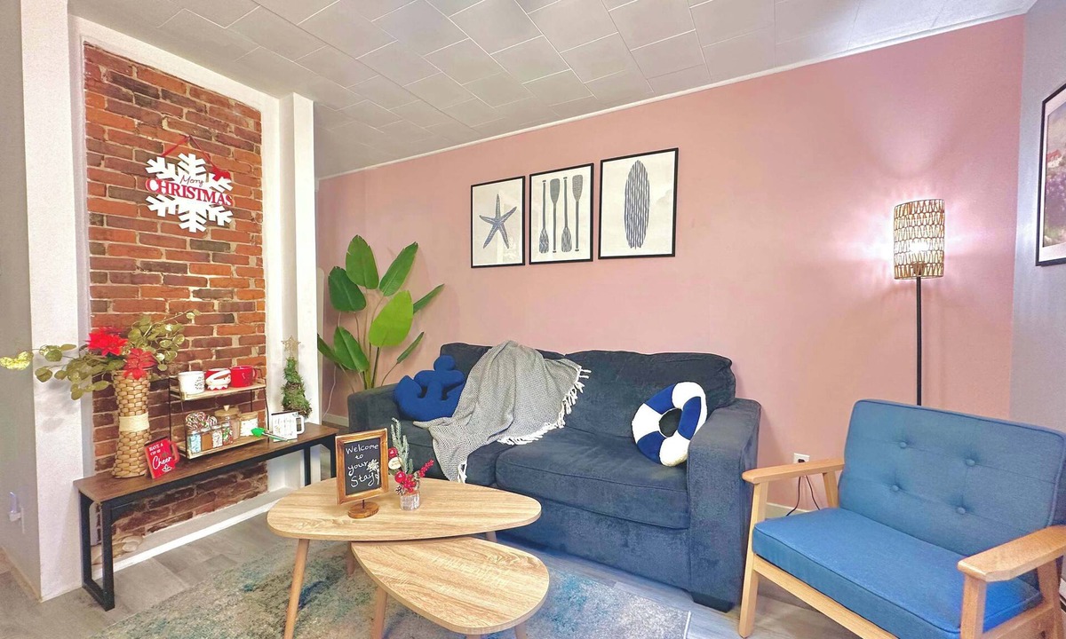 Bridgewater Apartment | Winter Snack Bar | Backyard Access | Private Entry