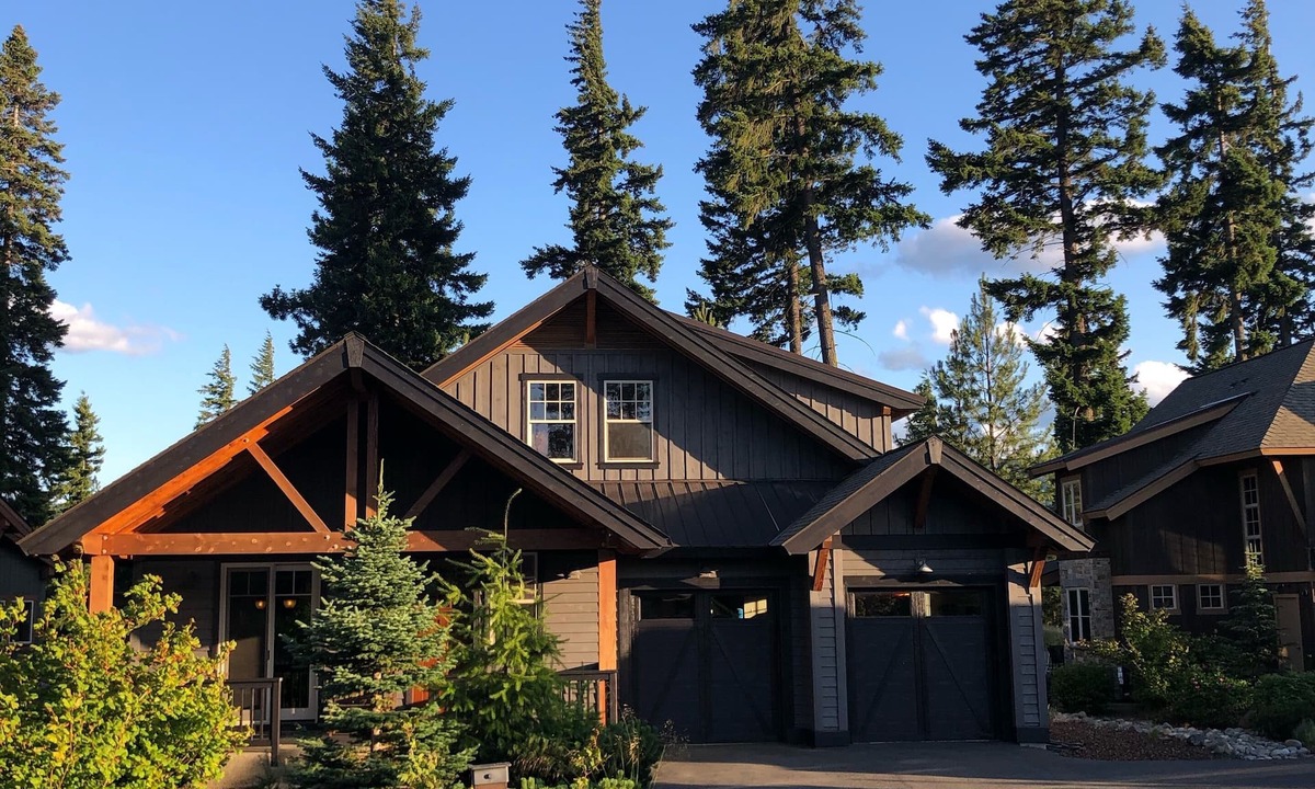 Cle Elum House | Winter weekend specials! Golf Course home with hot tub and fire pit!