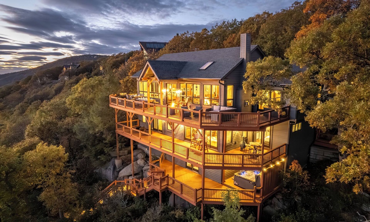 Wintergreen Ski Chalet | Wintergreen Luxury, Best Views in VA!