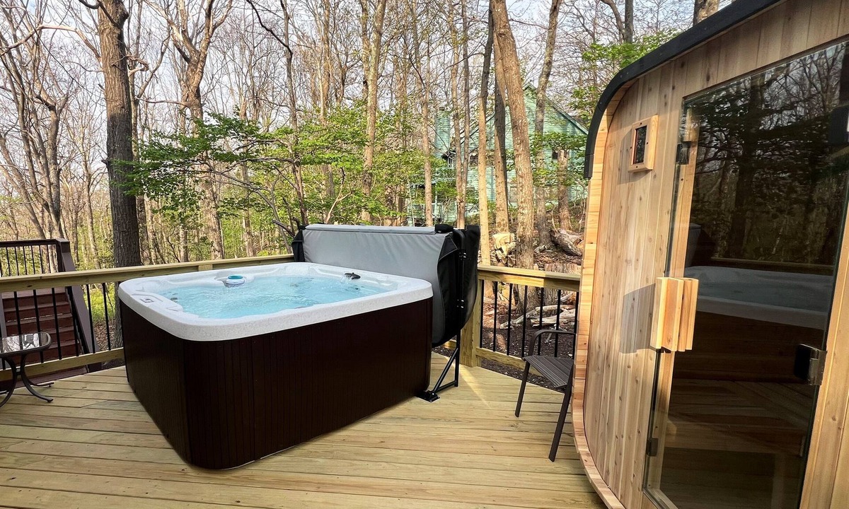 Chestnut Springs House | Wintergreen Cabin, Hot Tub, Sauna, Walk to Trails