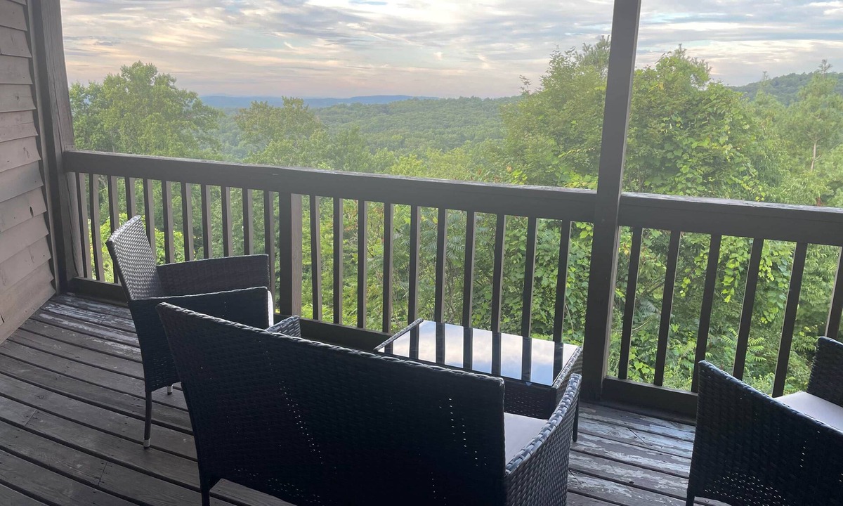 Ghent Apartment | Winterplace Condo D204