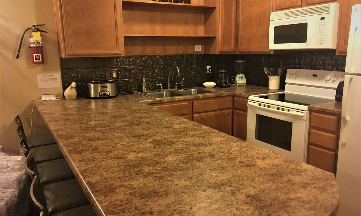 Ghent Apartment | Winterplace Condo E202