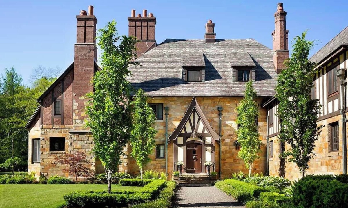 Lenox Villa | Winthrop Estate – An Elegant Home