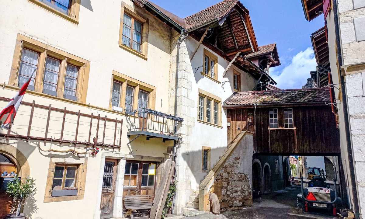 Ligerz Apartment | Winzerhaus by Interhome