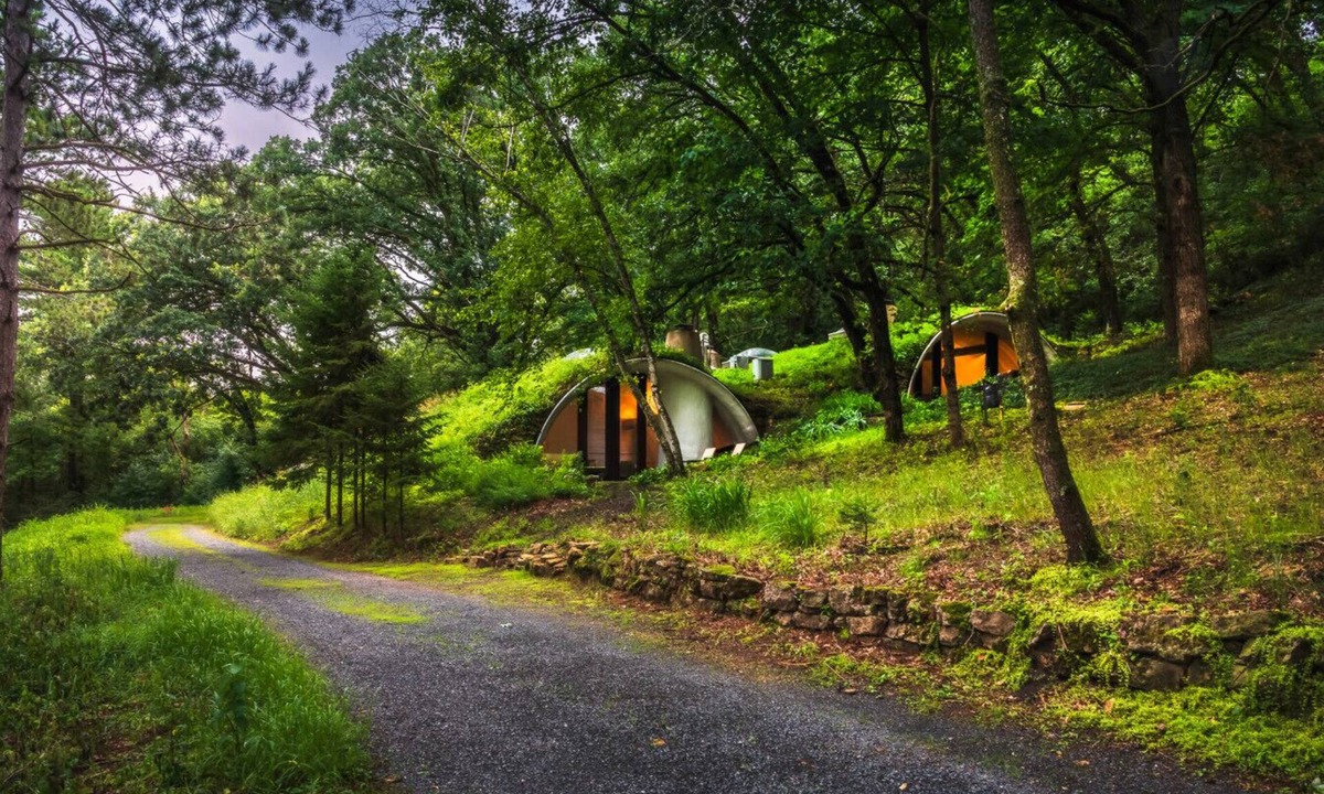 River Falls RV Rental | Wisconsin Hobbit House