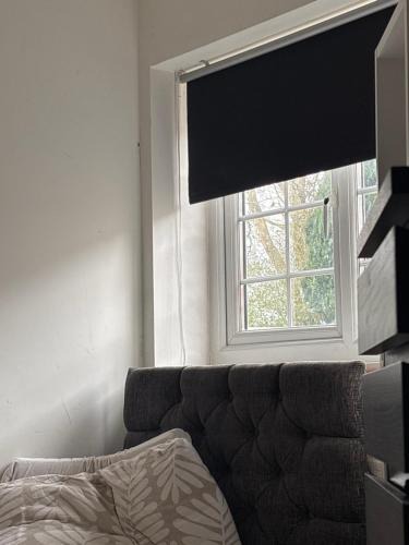 Farnworth House | Wise rooms- 7 Bed property modern furnishings