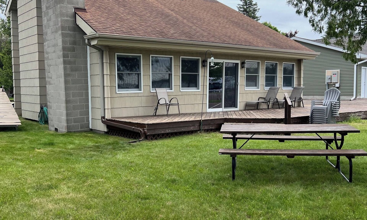 Spruce Cottage | Wiseman Cottage on Hubbard Lake