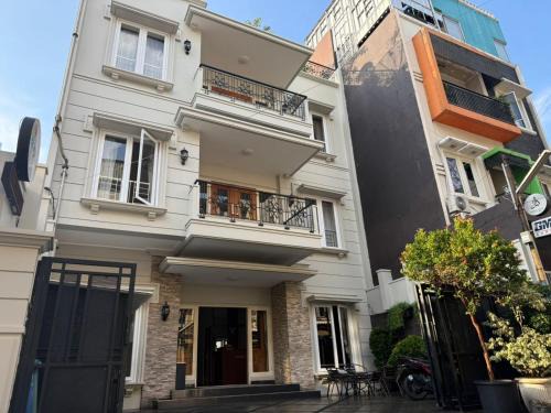 Kebon Kacang House | Wisma Pelangi 5