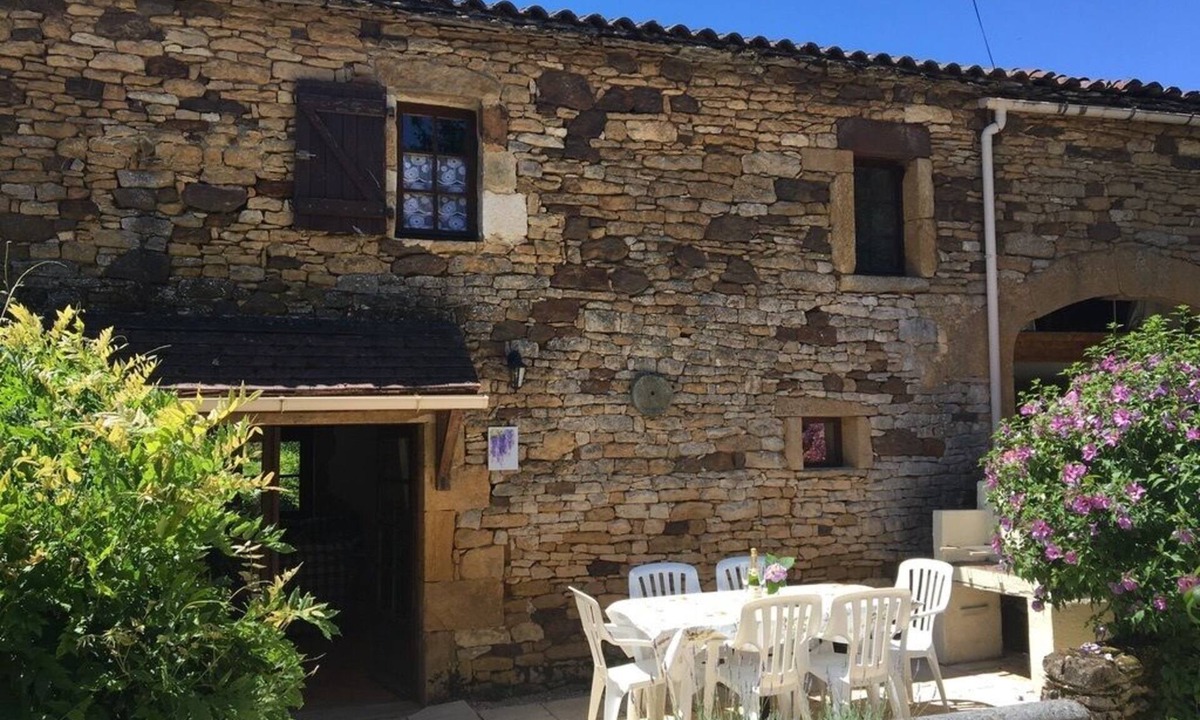 Frayssinet-le-Gelat Cottage | Wisteria 4* - Quiet and relaxing cottage in a courtyard, perfect for families