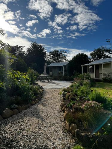 Waimamaku House | Wisteria Way