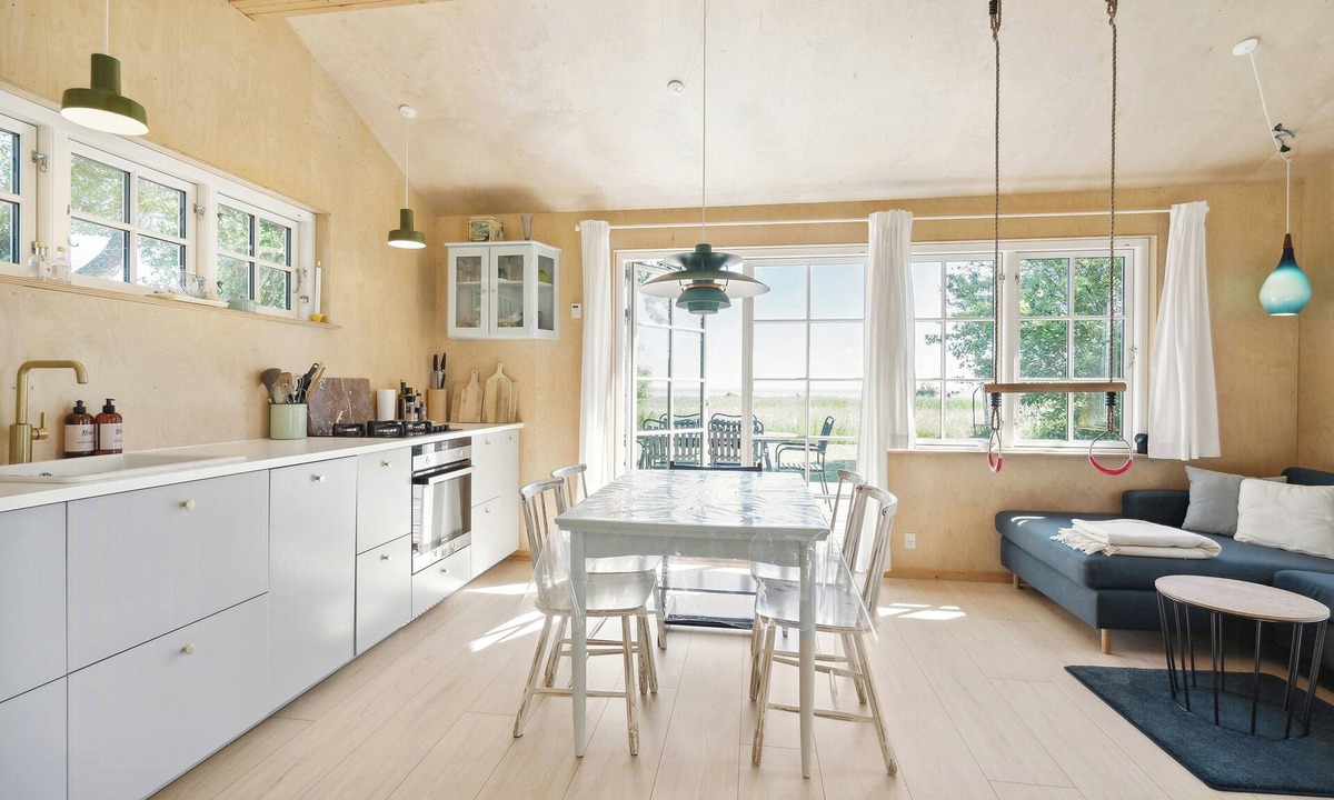 Fynshav House | With Lillebælt as neighbour and a view over fields