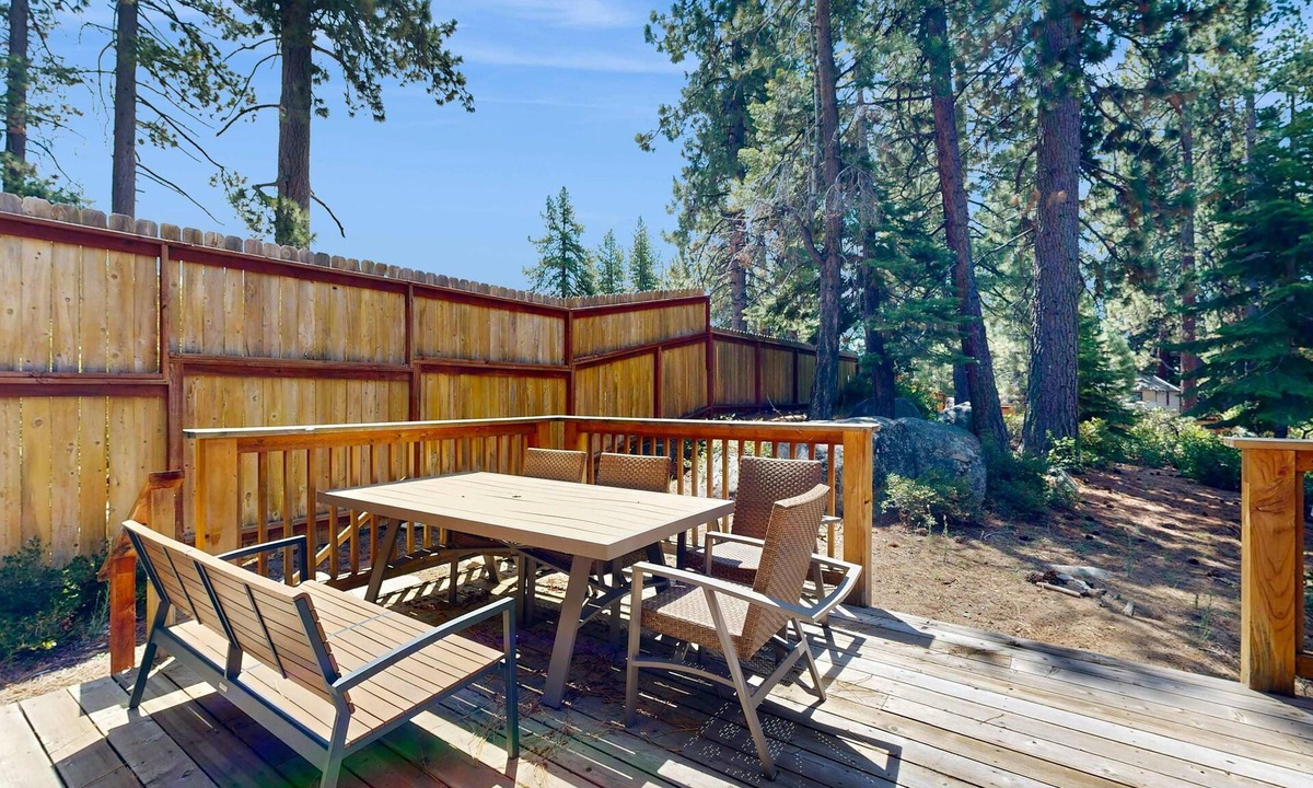 Brockway House | with Private Hot Tub & Deck Short Walk to Beach, Near Skiing