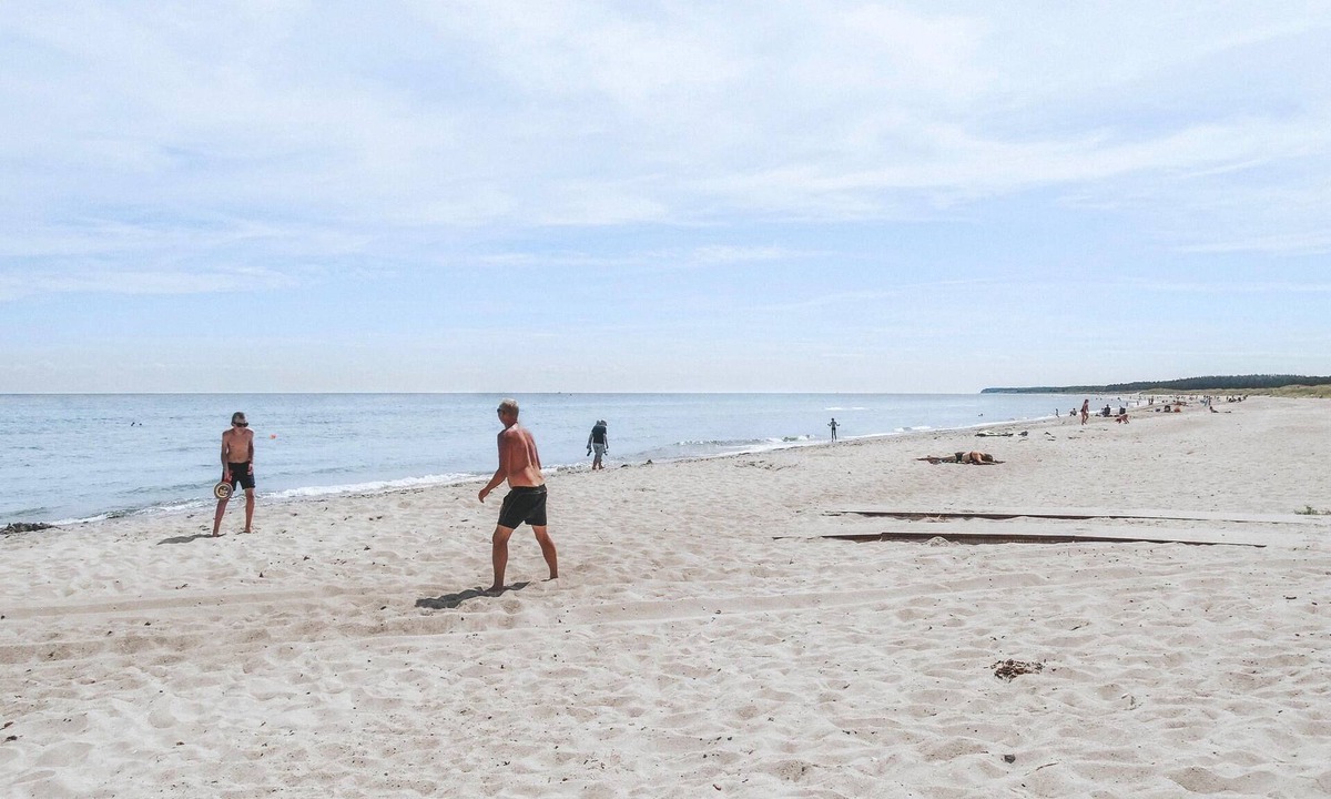 Grena Strand House | With probably Grenås best location, this exciting house in the dunes awaits you.
