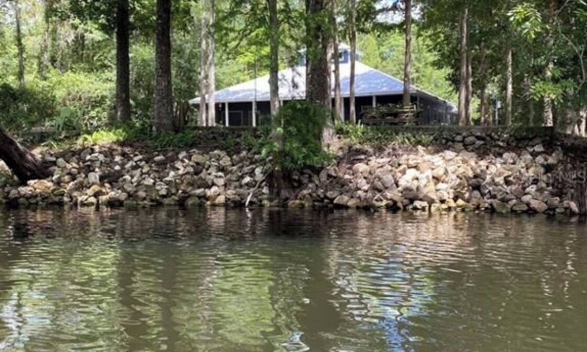 Dunnellon House | Withlachoochee River Retreat - minutes from the Rainbow