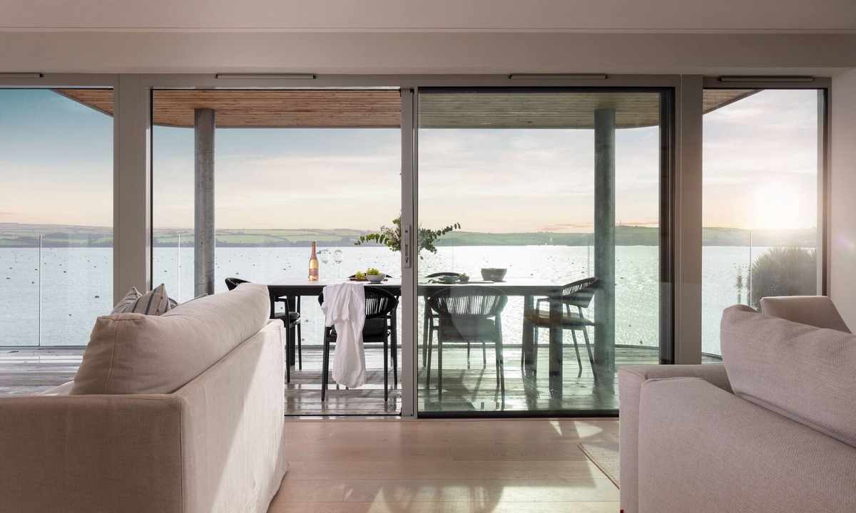 Rock House | Wits End - Rock - stunning water front property sleeping 10