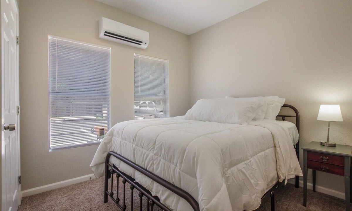 Beacon Hill Condo | WL1- Modern 2BR Retreat Minutes from Downtown & Top SA Attractions