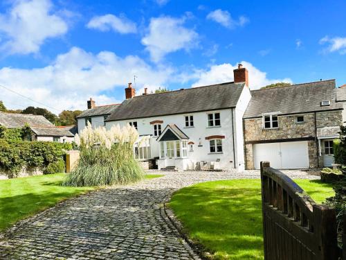 Charlestown House | Wobbly Cod