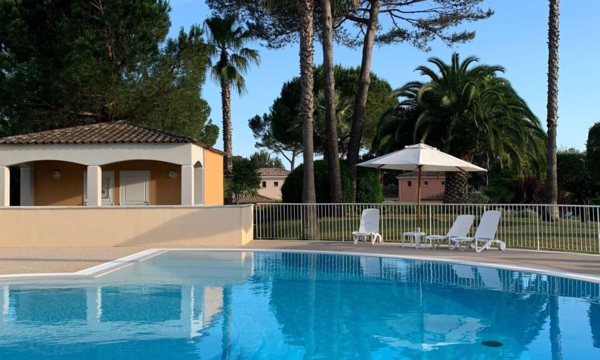 Mougins Apartment | Wohnung in Mougins mit Gepflegtem Garten by Interhome