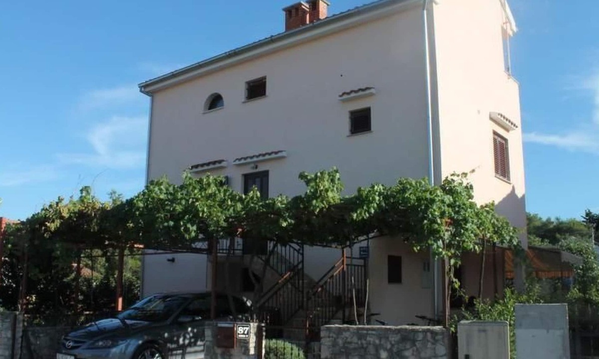 Jadrija Apartment | Wohnung Jadrija mit zwei Balkonen in Strandnähe by Interhome