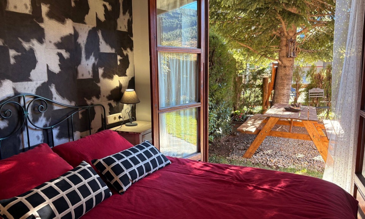 Pla de l'Ermita Apartment | Wohnung mit privatem Garten und gemütlichem Puig Falcó 2 Vall de Boí by Interhome