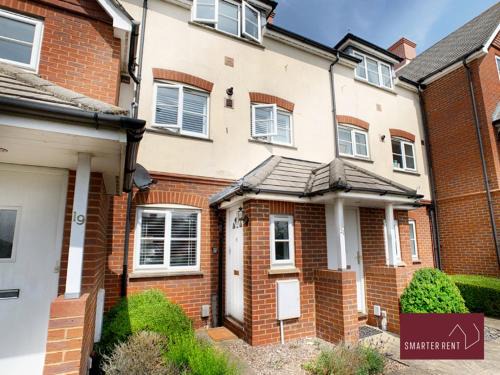Wokingham Apartment | Wokingham 2 Bedroom Flat - Private Entrance