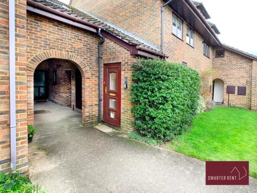 Wokingham Apartment | Wokingham - Maisonette Communal Garden