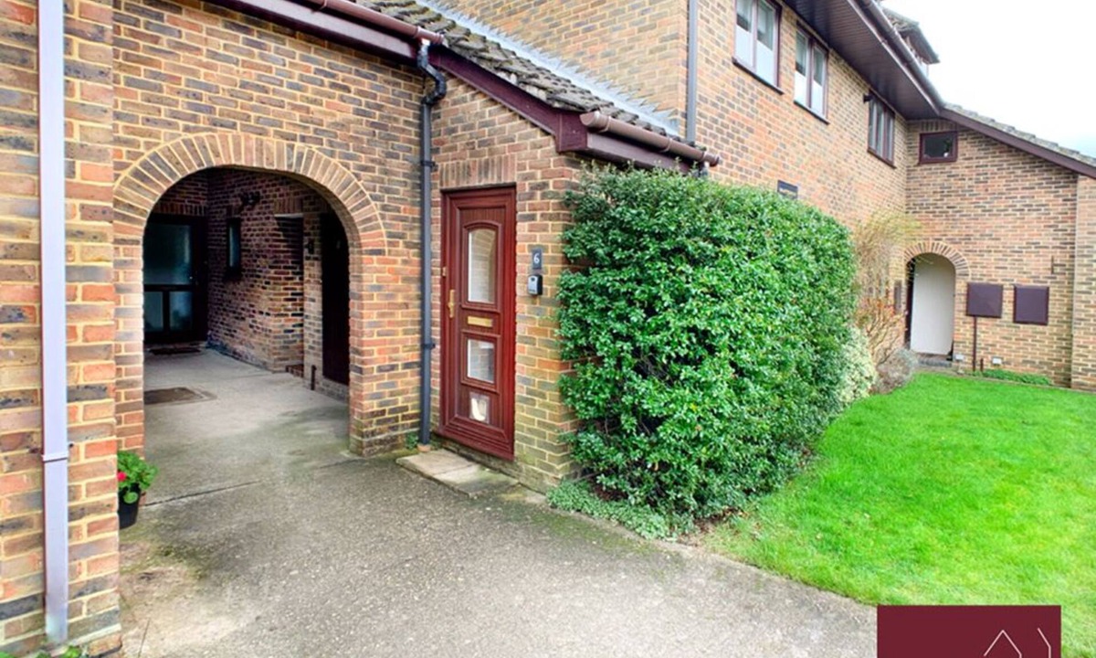 Wokingham Apartment | Wokingham - Maisonette, Communal Garden