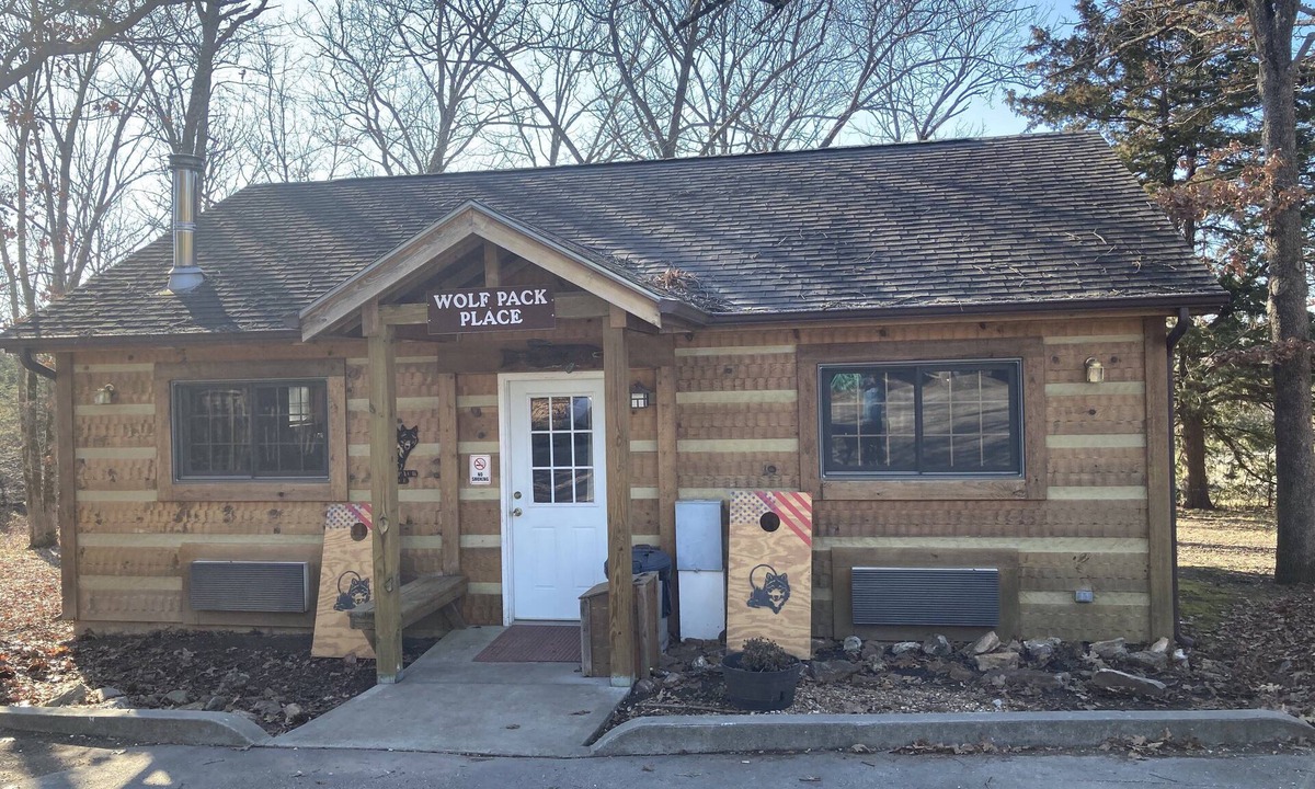 Pittsburg House | Wolf Pack place of Pomme de Terre Lake!
