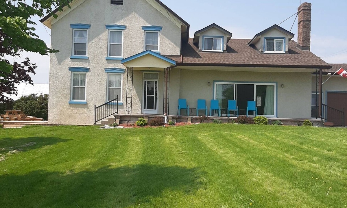 Wolfe Island Other | Wolfe Island Bayview Farmhouse