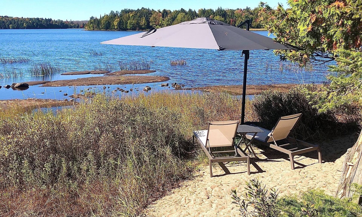 Nipissing Cottage | Wolfe Lake Cottage sleeps eight - Nipissing, Ontario, Canada