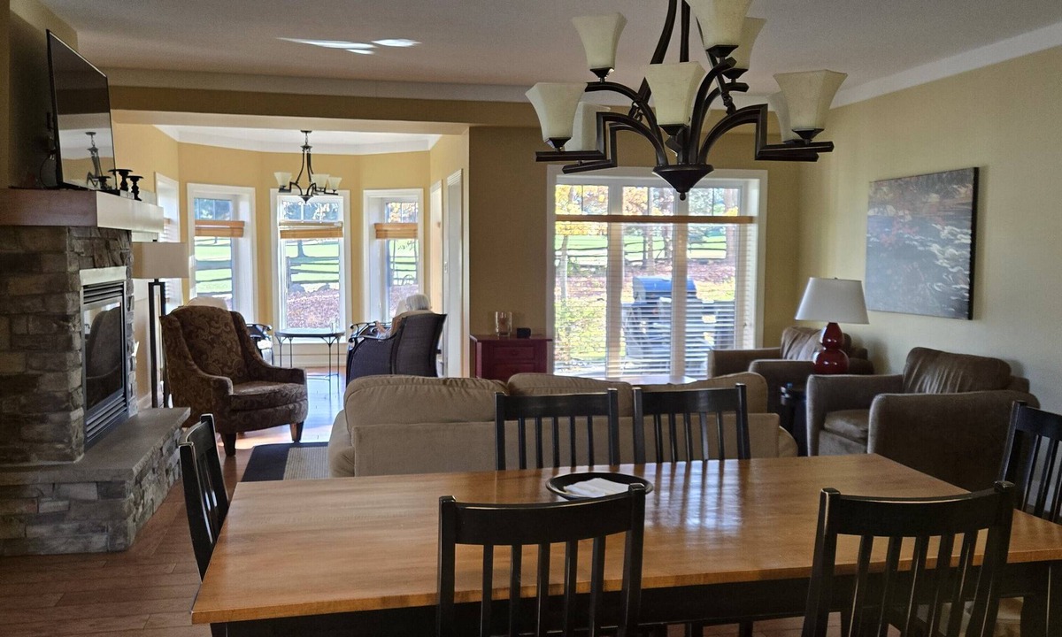 Rideau Lakes Villa | Wolfe Springs Luxury Condo