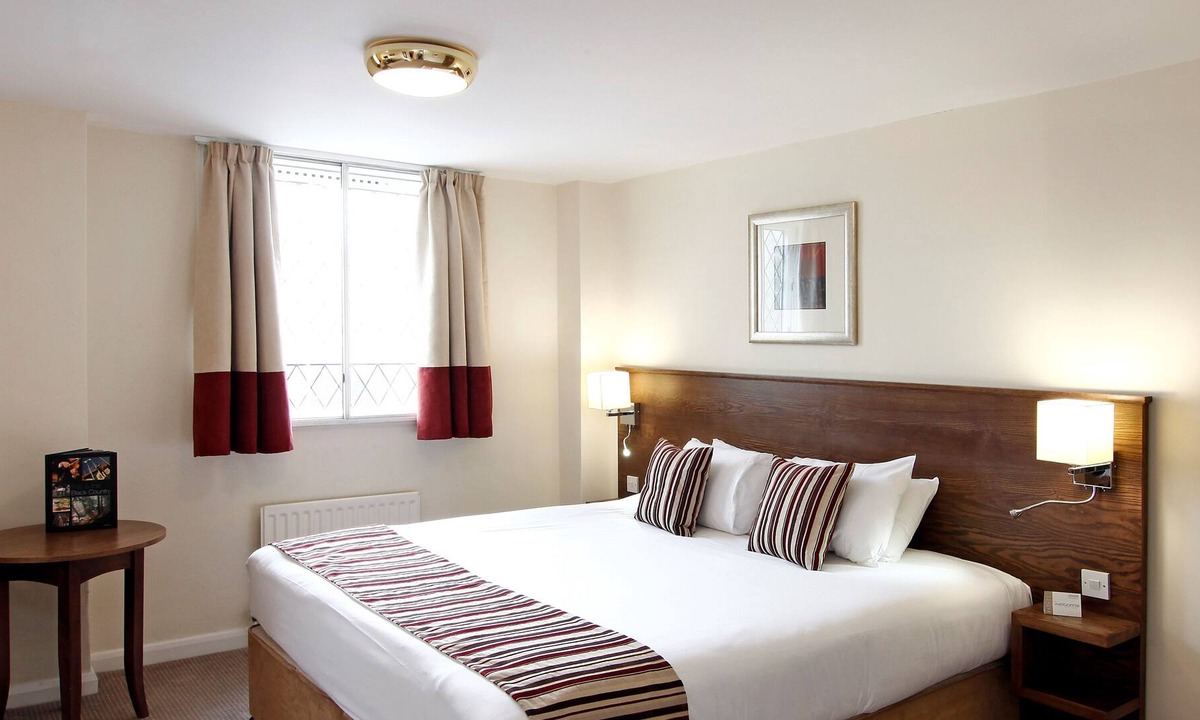 Wolverhampton Hotel | Wolverhampton Goldthorn Hotel