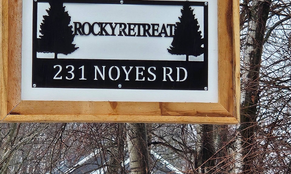 Potsdam Cabin | Wonderful 1-bedroom cabin with AC in charming Potsdam on a brook.
