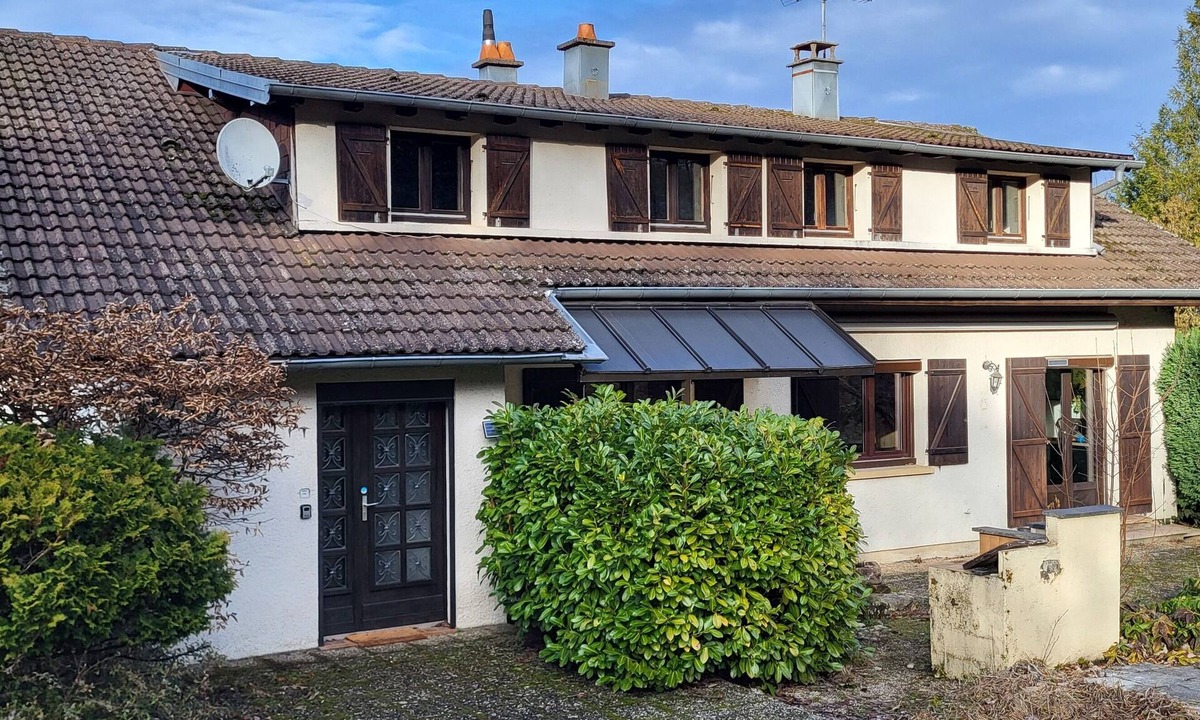 Evette-Salbert Apartment | Wonderful 2-bedroom apartment in Évette-Salbert perfect for relaxing stay
