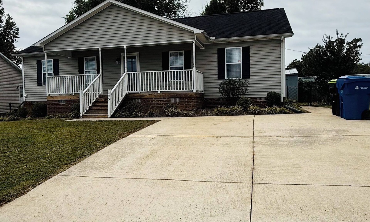 Elon House | Wonderful 3-bedroom, 2-bathroom house in charming Elon
