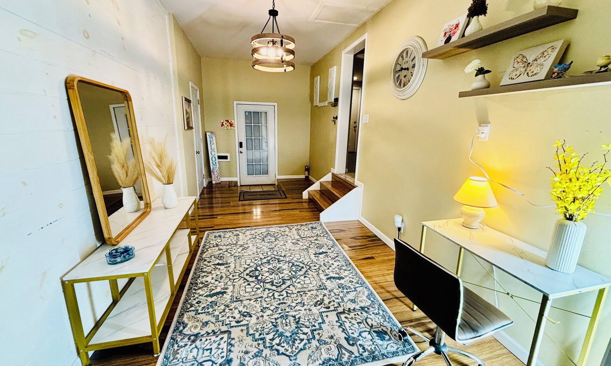 Cheektowaga House | Wonderful 3-bedroom house in Cheektowaga