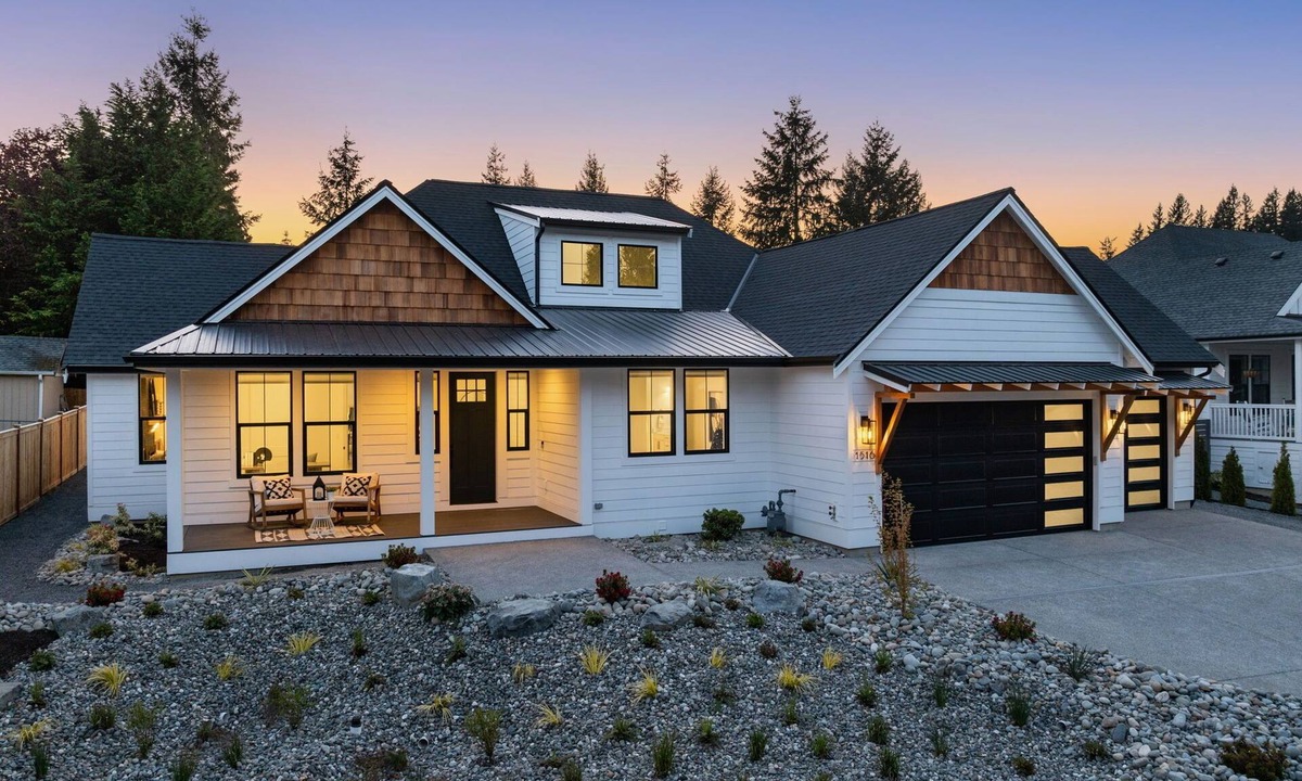 Lake Stevens House | Wonderful 4 bedroom home with 3.5 baths. Great for fam vacas or bridal parties.