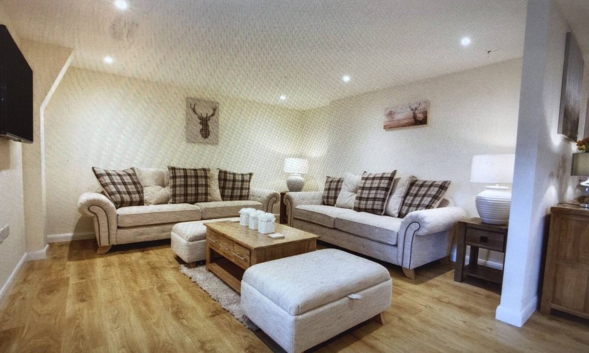 Sutton Valence House | Wonderful contemporary barn conversion