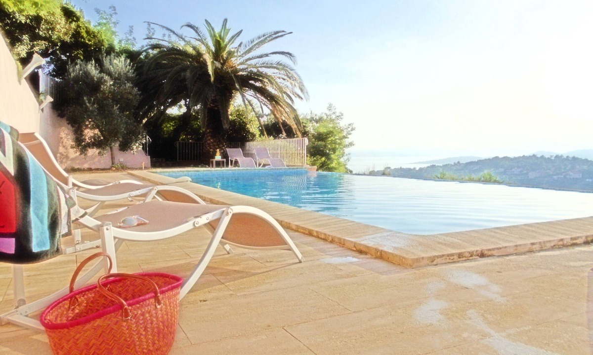 Les Issambres House | wonderful allround view on S. Tropez bay