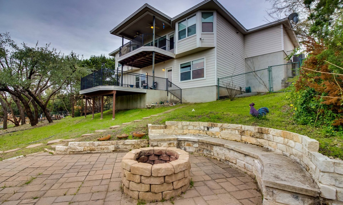 Highland Lake Estates House | Wonderful lake-view home with game room & firepit