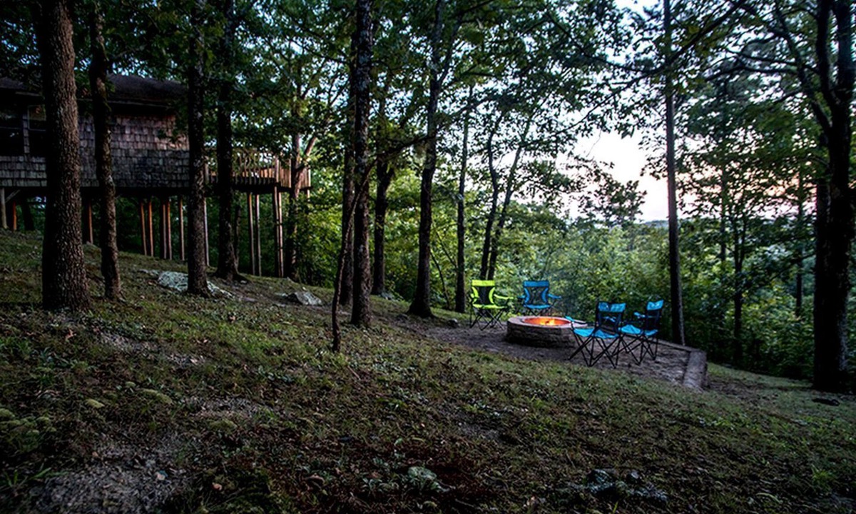 Smithville House | Wonderful Mountain Cabin Rental with a Fire Pit in Smithville, Oklahoma