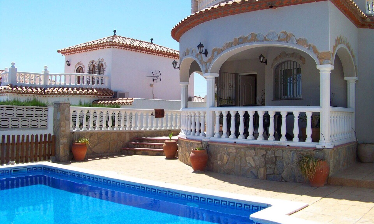 Costa del Zefir Villa | Wonderful private villa for 6 guests with A/C, private pool, WIFI, TV, patio and pets allowed